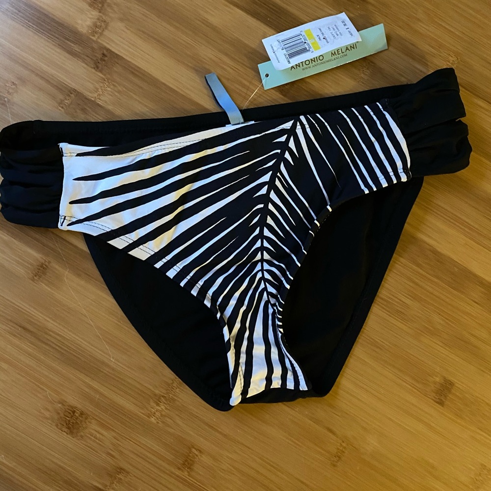 NWT-Bikini Bottoms